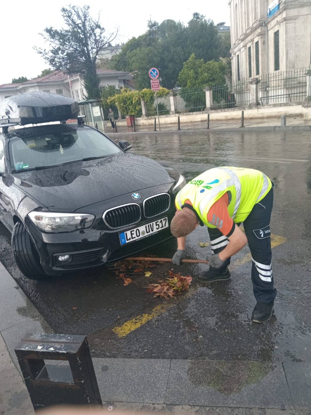 Kuvvetli yağış İstanbul'u vurdu, İBB görüntüleri paylaştı 23